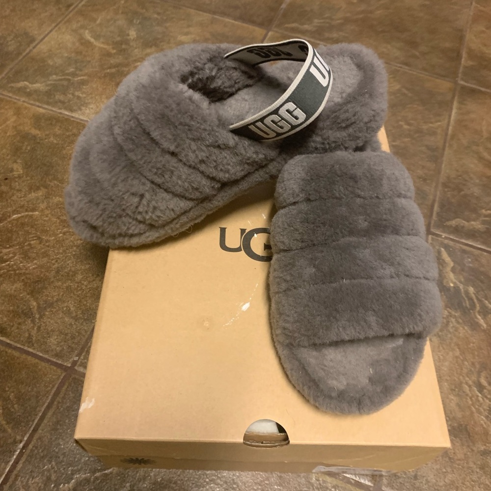 Ugg Fluff Yeah Slides - Size 9 - image 1